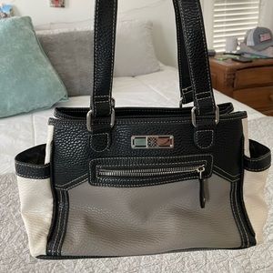 **6 for 25** Clearing out my closet. Need them gone Black and white shoulder bag